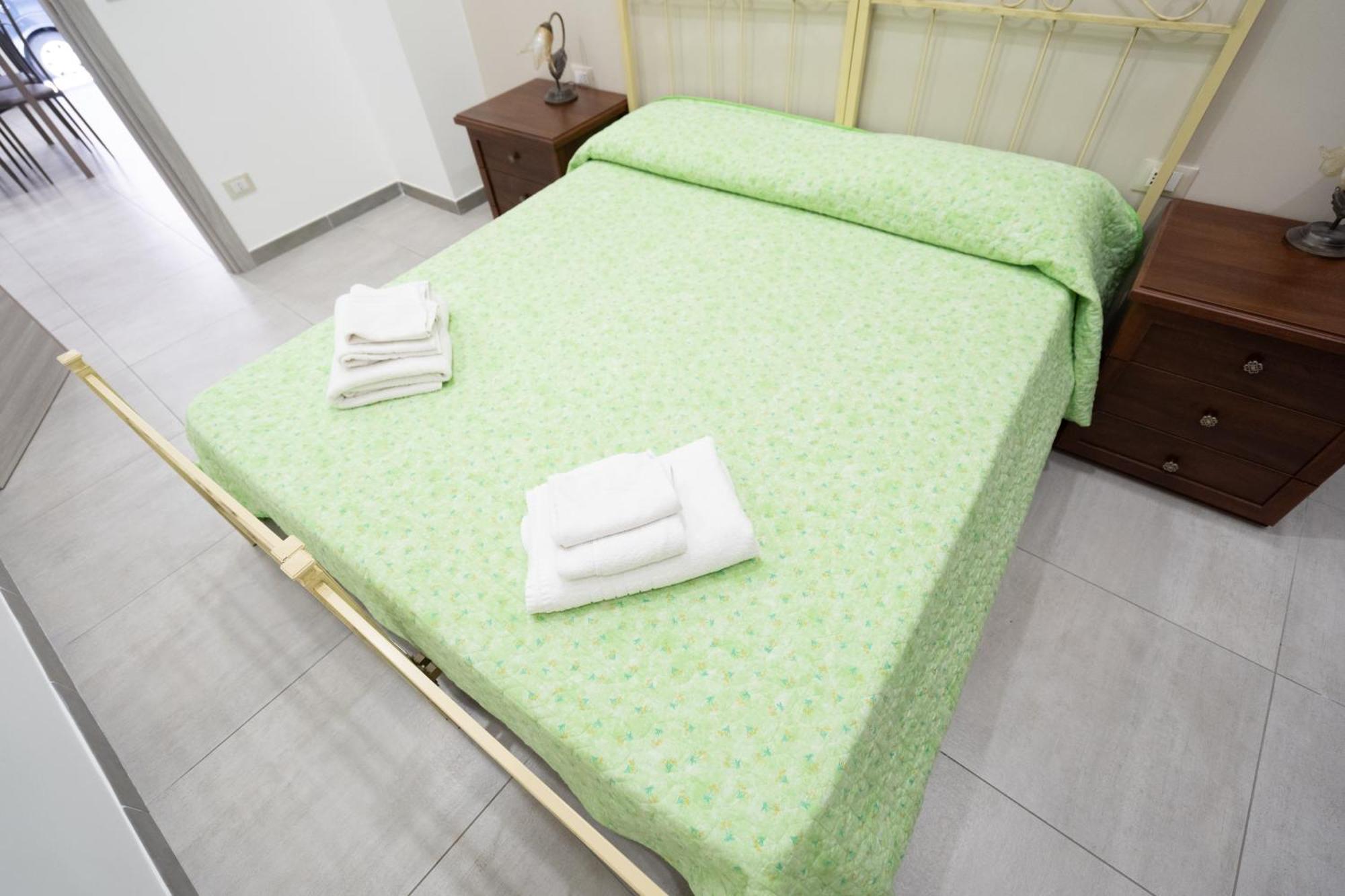 Apartmán Casa Vacanza Serafino Katánie Exteriér fotografie